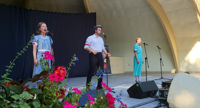 Sonanto patriotycznie w muszli koncertowej