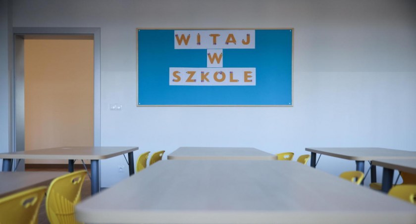 W roku szkolnym 2023/2024: laptopy dla uczniów, nowy przedmiot biznes i zarządzanie oraz testy sprawnościowe dla uczniów