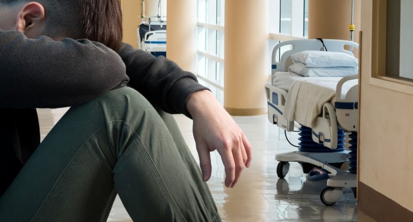 Psychiatria dzieci i młodzieży wciąż kuleje. Na przyjęcie na oddział trzeba czekać nawet ponad 2 lata [RAPORT]