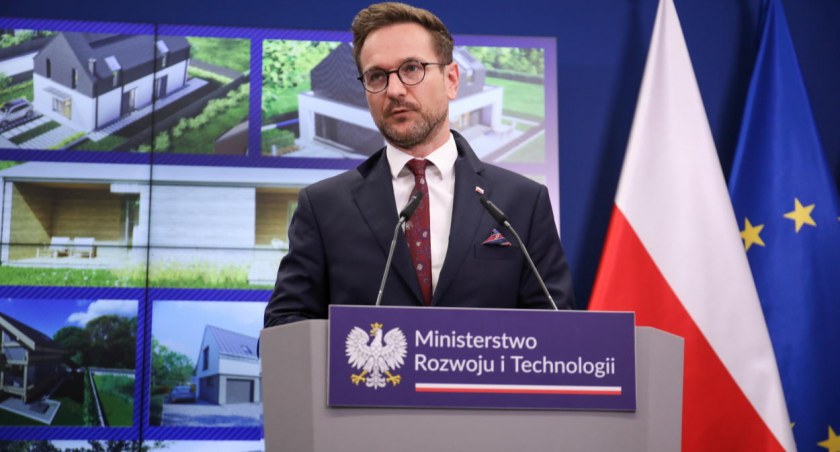 MRiT: od października bezpłatne projekty domów 120, 150 i 180 m kw.
