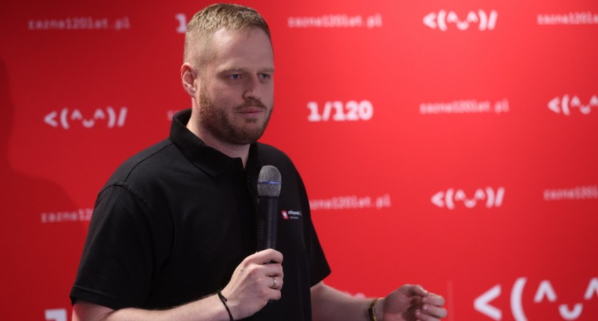 Ministerstwo Cyfryzacji: rozstrzygnięto wszystkie przetargi na laptopy dla czwartoklasistów