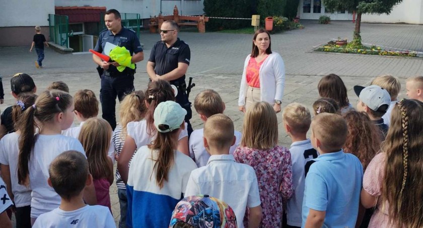 Bezpieczne pierwszaki na drodze