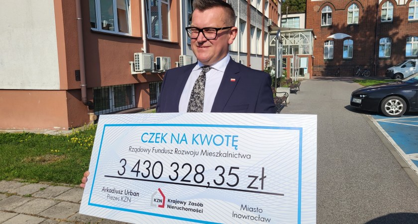 Wroński - prezydent nie odebrał czeku od wojewody