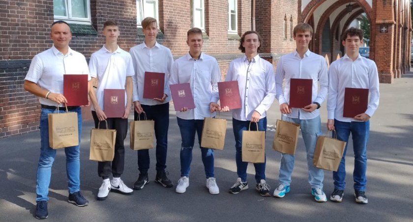 Złoci medaliści w piłce ręcznej u prezydenta