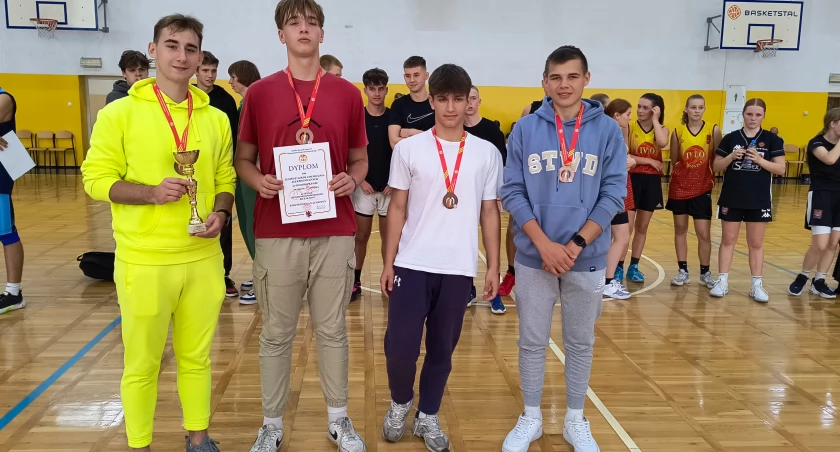  Brąz ZSChE w mistrzostwach wojewódzkich w koszu 3x3