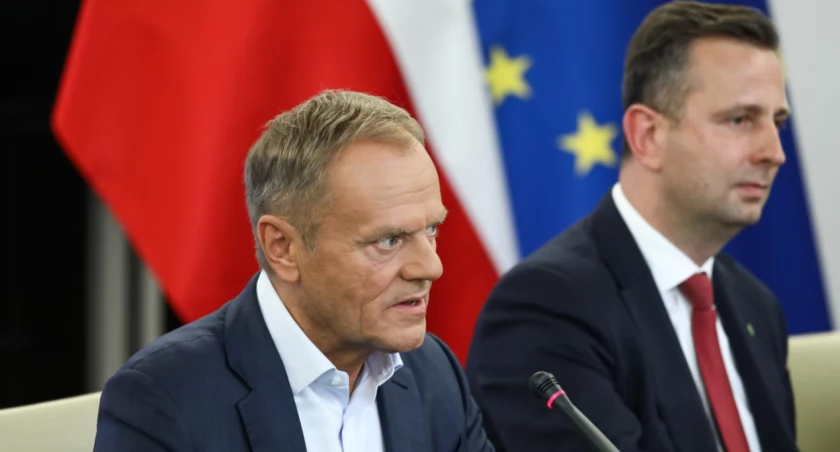 Nieoficjalnie: we wtorek liderzy KO, Trzeciej Drogi i Lewicy mają przedstawić pierwsze deklaracje ws. stanowisk w rządzie