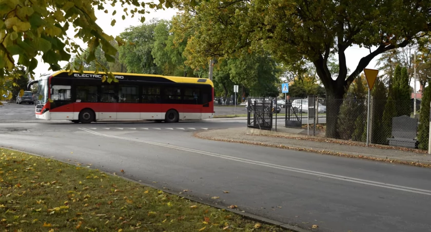 Wszystkich Świętych - organizacja komunikacji miejskiej