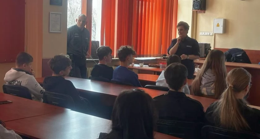 Rozmawiali O dopalaczach z młodzieżą w Chemiku