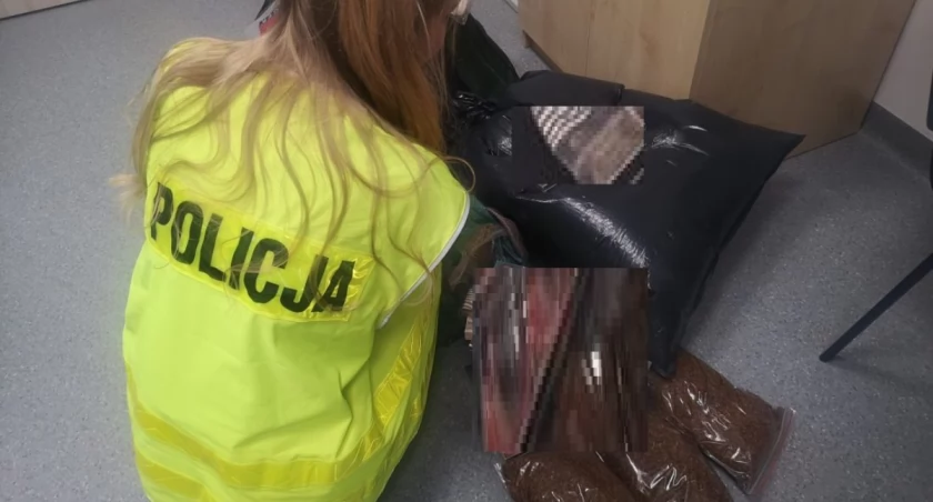 Tytoń i papierosy bez akcyzy zarekwirowali policjanci
