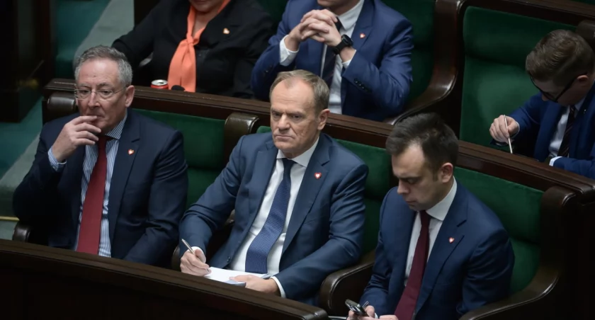 Posłowie pytają Tuska m.in. o kwotę wolną od podatku, rentę wdowią i uzupełnienie 