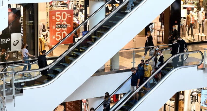  Galerie handlowe w pułapce. Dwucyfrowo spada ruch i liczba klientów. W grudniu może nie być lepiej
