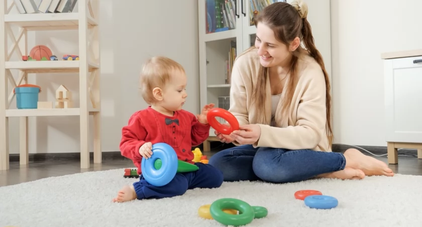 Opiekunka w żłobku, czyli specjalistka od wielozadaniowości — jak wygląda jej praca?     