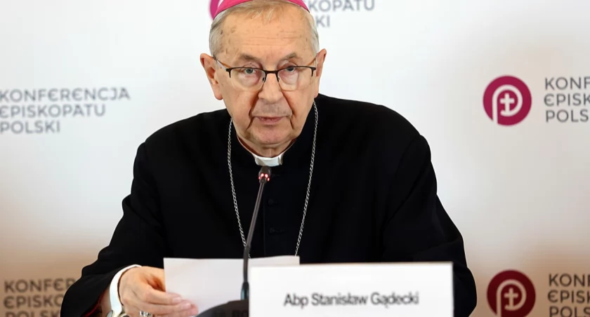 Przewodniczący Episkopatu: niech cud wcielenia Syna Bożego uświadomi nam bliskość Boga