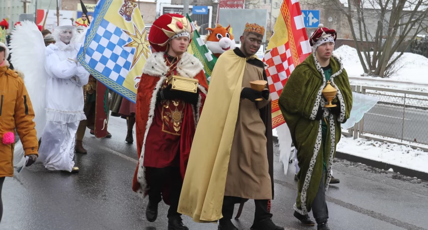 Królewski orszak przeszedł ulicami miasta