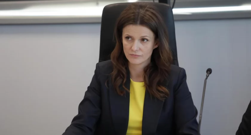 Ekspert: trzeba uczyć dzieci, jak bezpiecznie korzystać z internetu