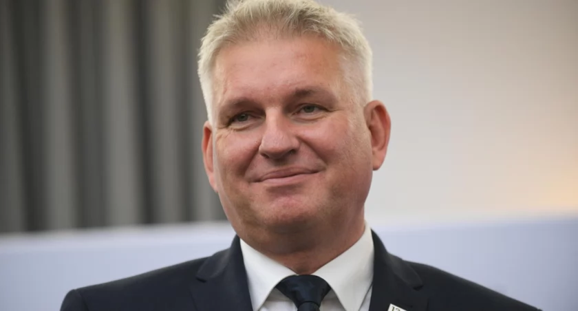 Wiceszef MZ: w ciągu najbliższych miesięcy wprowadzimy zakaz sprzedaży jednorazowych e-papierosów