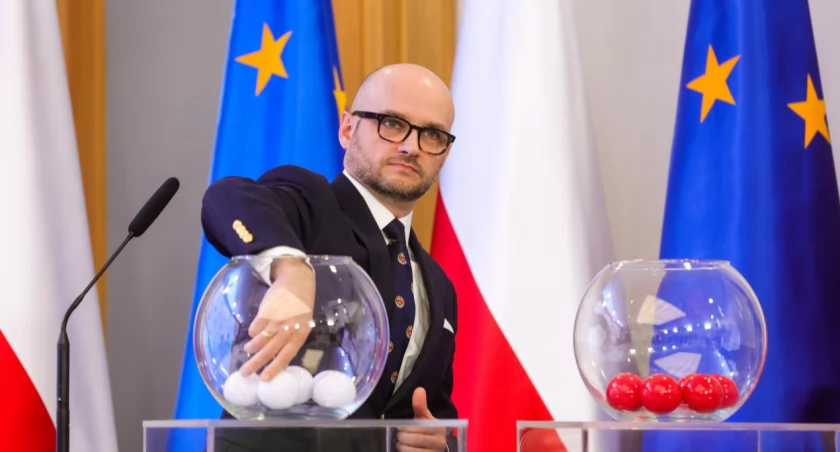 Wybory samorządowe: wylosowano numery list wyborczych ogólnopolskich komitetów