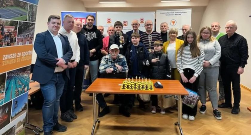 Błyskawicznie rywalizowali o puchar w szachach
