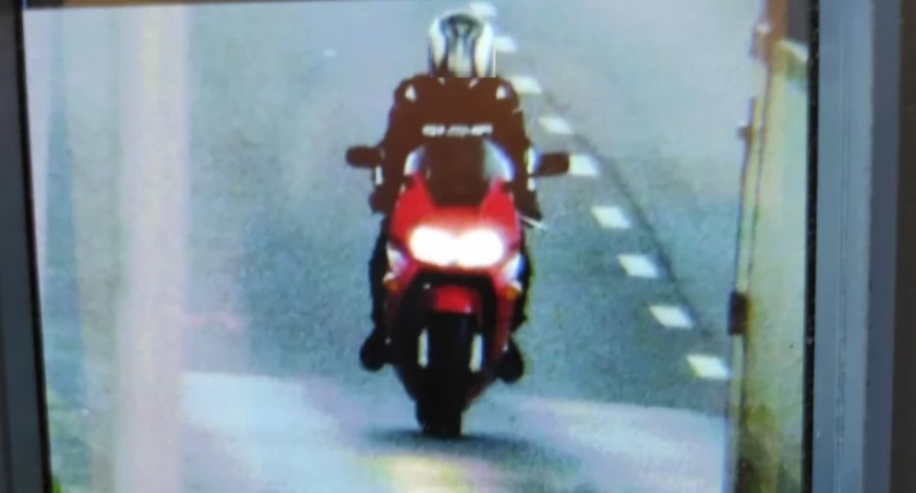 Motocyklista przesadził z prędkością