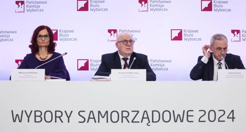 PKW: frekwencja w wyborach samorządowych bliska 52 proc.; zbiorcze wyniki wyborów - być może w poniedziałek o godz. 12