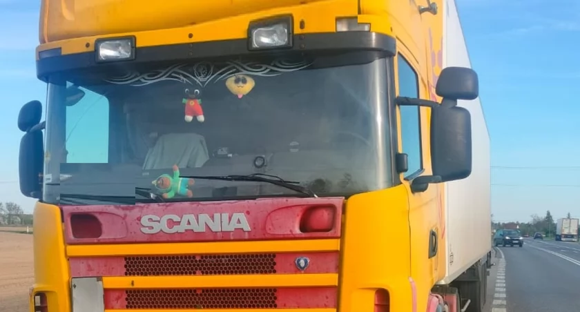 Kierował ciężarówką bez uprawnień