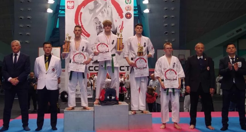 Karatecy na podium