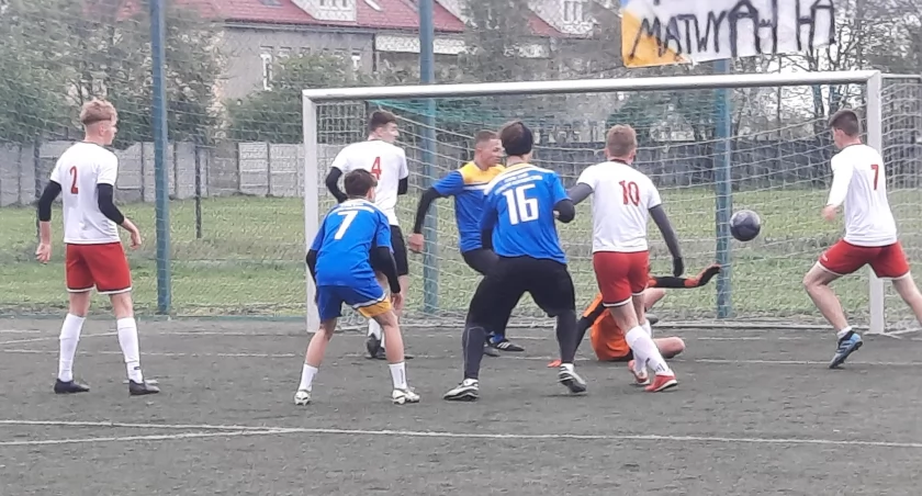Chemik zagra w finałach
