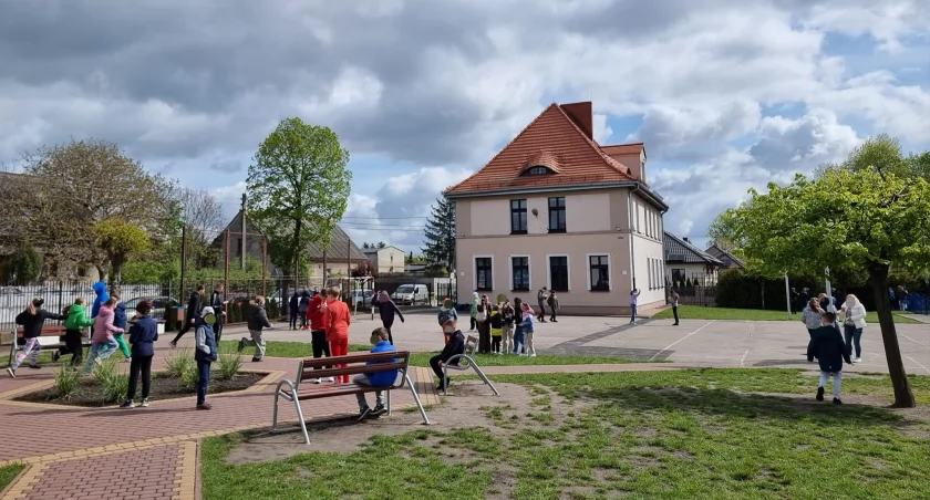 Boisko przy „Dziesiątce” będzie jak nowe