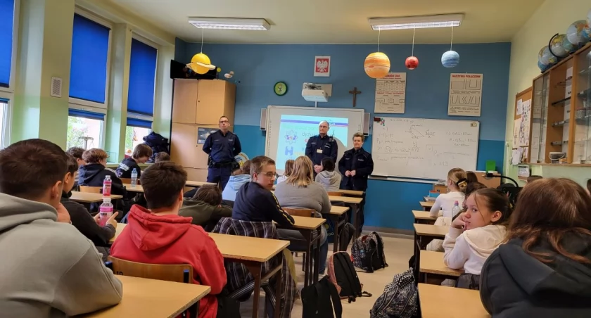 Policjanci edukacyjnie
