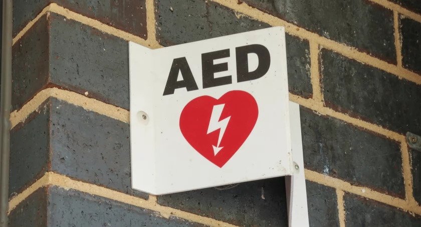 Inowrocławska Policja dysponuje AED