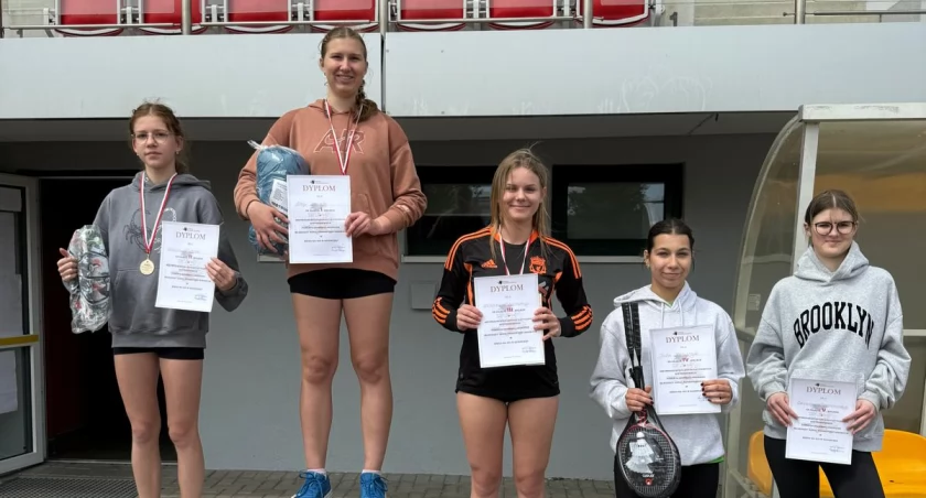 Na stadionie królowała lekka atletyka