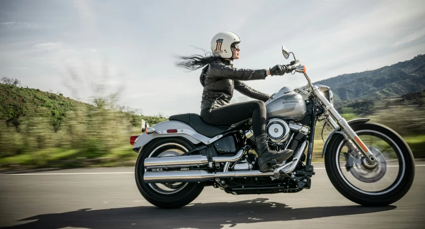 Bezpieczny ubior na Motocykl: Na co zwrócić uwagę?
