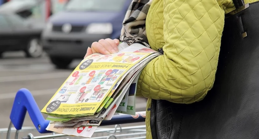 Wojna cenowa dyskontów nakręca politykę rabatową innych sklepów. Na rynku jest coraz więcej promocji