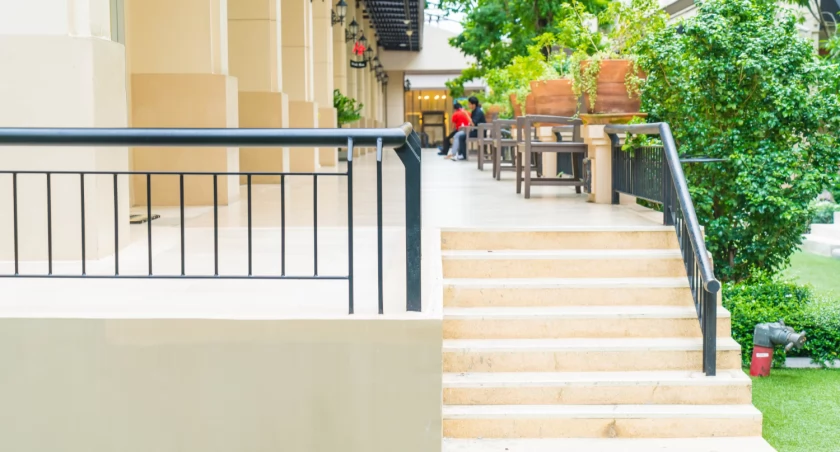 Nowoczesne balustrady balkonowe ze stali nierdzewnej — gdzie się sprawdzą?