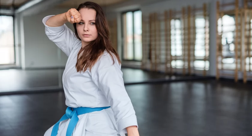 Jak rozwijać umiejętności społeczne i emocjonalne dzieci podczas treningów karate - jak pomóc im w nauce współpracy i radzenia sobie z emocjami?