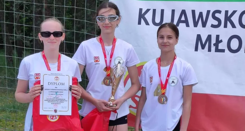 Siatkarki SP-4 brązowymi medalistkami mistrzostw województwa