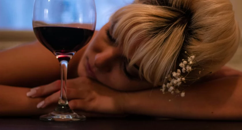 Terapia alkoholowa online: Przewodnik po leczeniu uzależnień w sieci