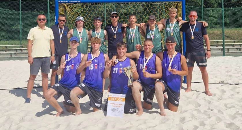 Piłkarze ręczni plażowi zajmują III miejsce w Polsce