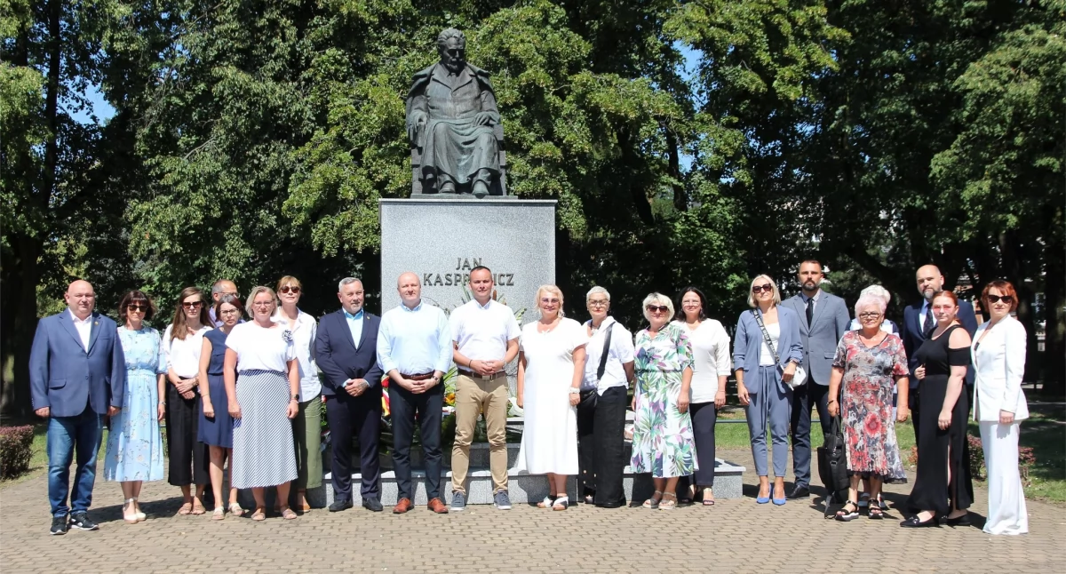  W 98. rocznicę śmierci poety