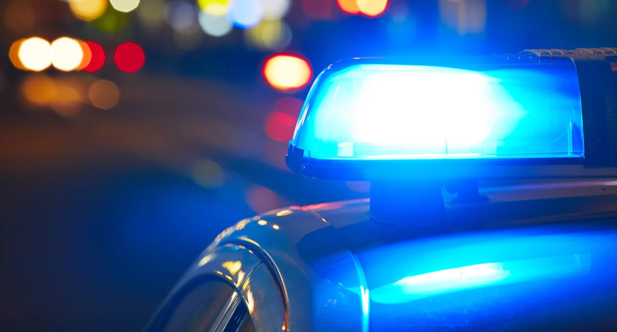 Policjantka pomogła młodej dziewczynie