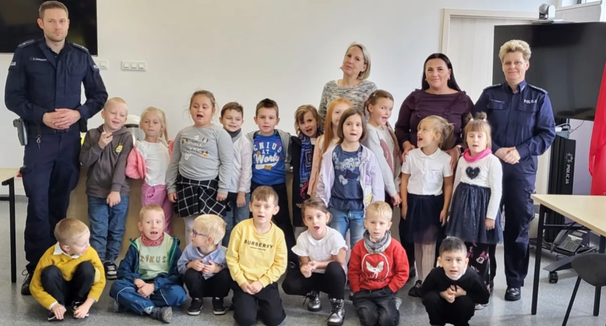 Wizyta przedszkolaków w komendzie