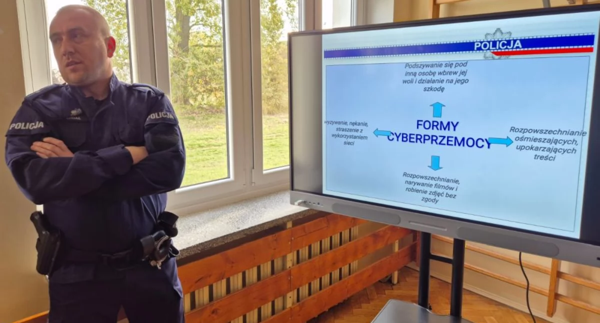 Policjanci uświadamiali o cyberprzemocy