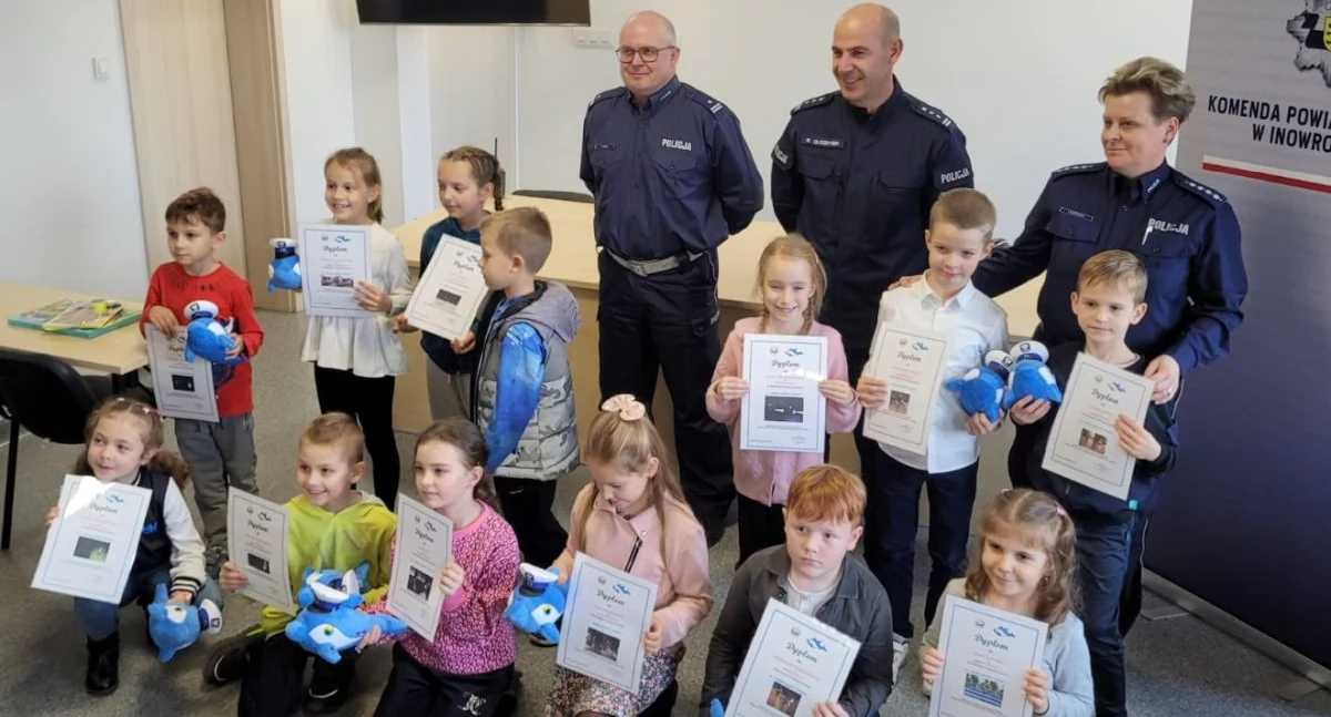 Konkurs miał nazwę Odblaskowy Pieszy , a jego laureaci doskonale Świecą Przykładem