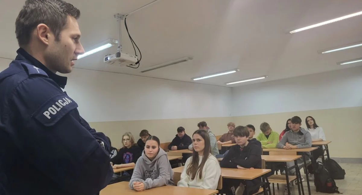 O cyberprzemocy i relacjach rówieśniczych