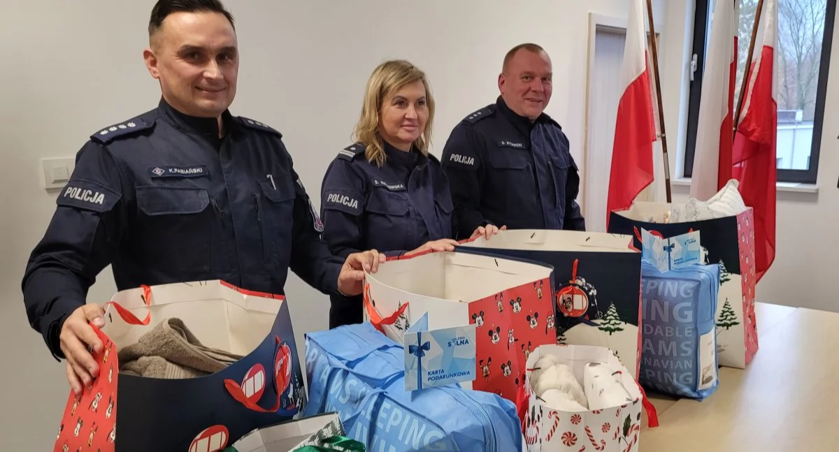 Świąteczne wsparcie dla rodzin z Inowrocławia od policjantów