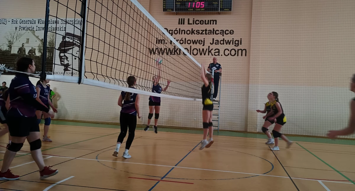 Siatkarki z Konopy grają dalej