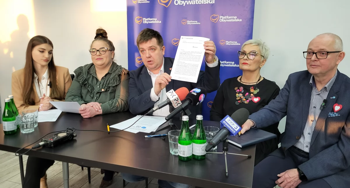 Konferencja prasowa radnych KO
