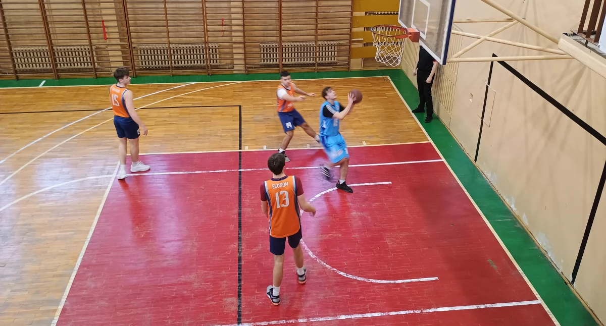 Fani koszykówki nie mogli narzekać na brak wrażeń!
