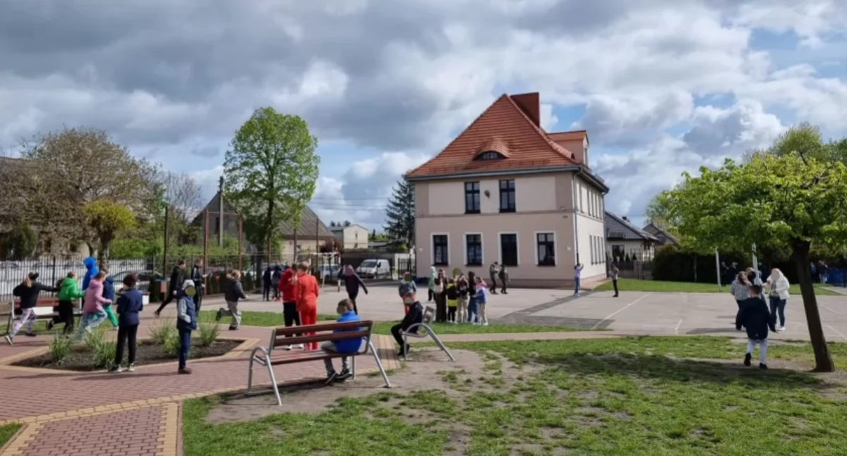 Nowe boisko przy Szkole Podstawowej nr 10 w Inowrocławiu