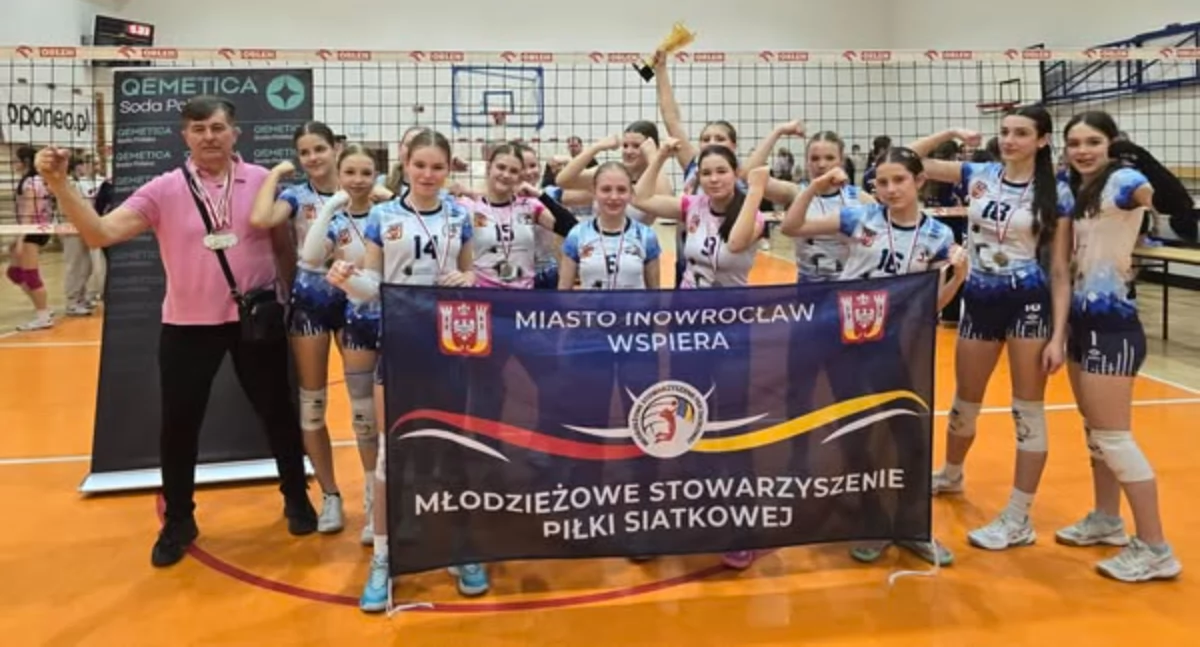 Siatkarki wicemistrzyniami województwa
